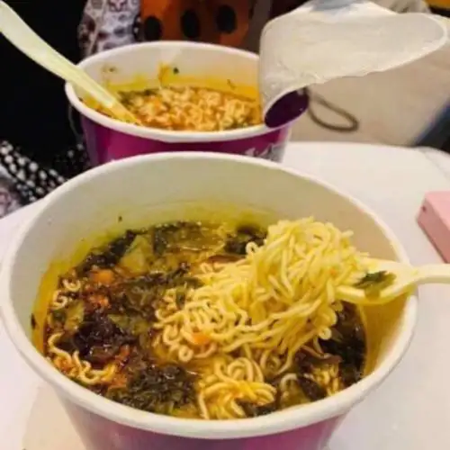1 Hộp Mì Bò Dưa Cay Thơm Ngon