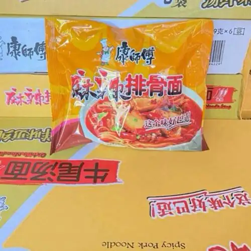 1 Thùng 24 Gói Mỳ Tôm Sư Phụ Khang Sườn hầm màu vàng 24 x 100 g